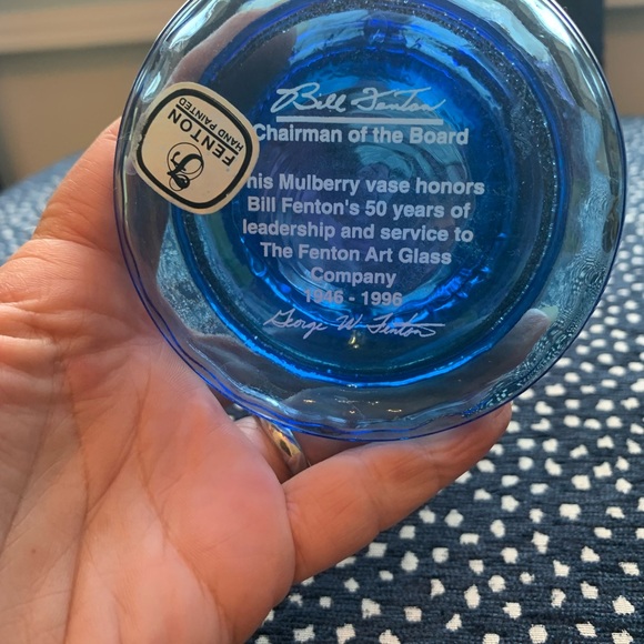 Fenton Mulberry Recognition vase - Picture 6 of 8